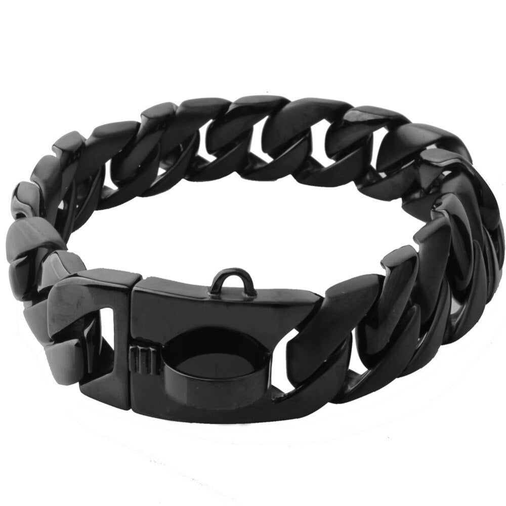 Black dog chain collar